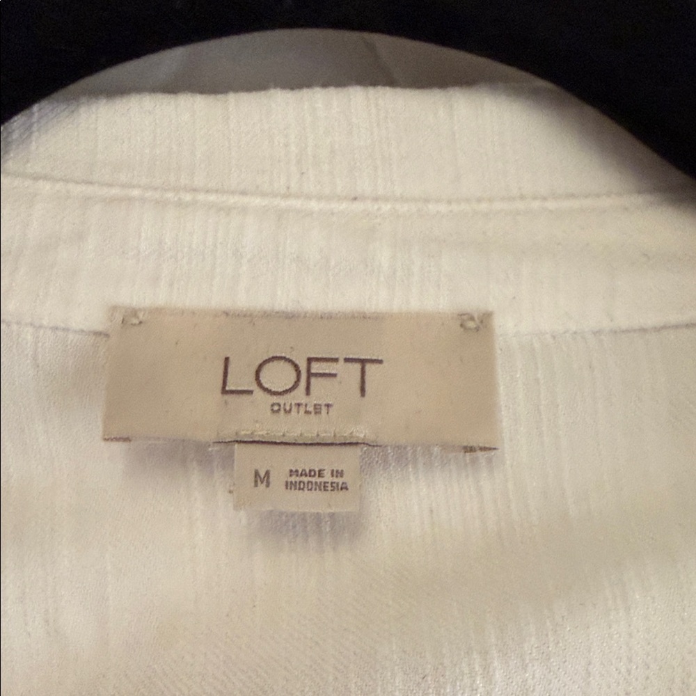 LOFT White V-Neck Pocket Long Sleeve Top - Picture 2 of 2